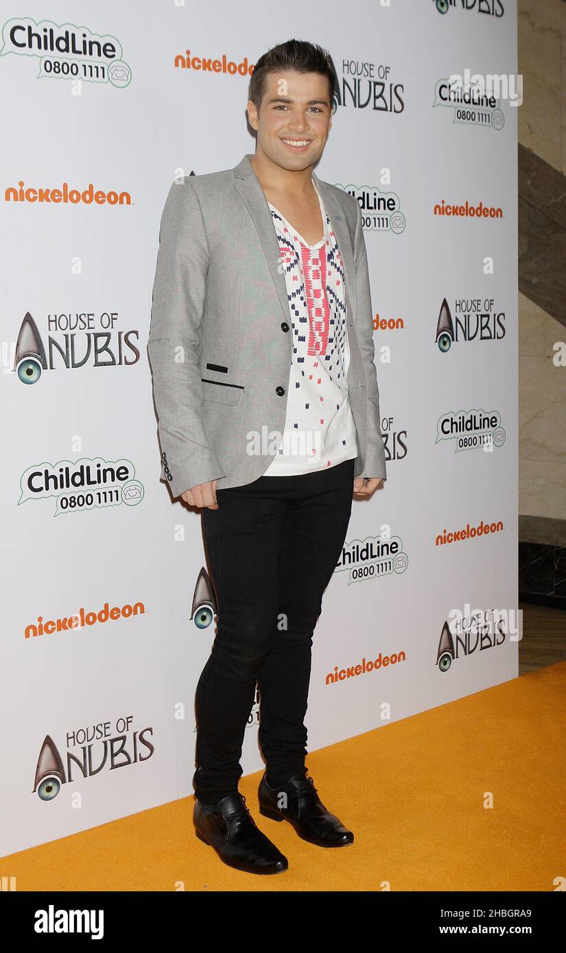 Joe McElderry nimmt an der Premiere von NickelodeonÕs House of Anubis in der Saison 2 in Zusammenarbeit mit Childline in der Freimaurerhalle in Covent Garden, London, Teil. Stockfoto