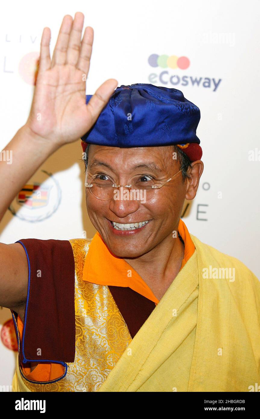 Seine Heiligkeit der Gyalwang Drukpa nimmt an der Premiere von Pad Yatra auf der BAFTA in London Teil. Stockfoto