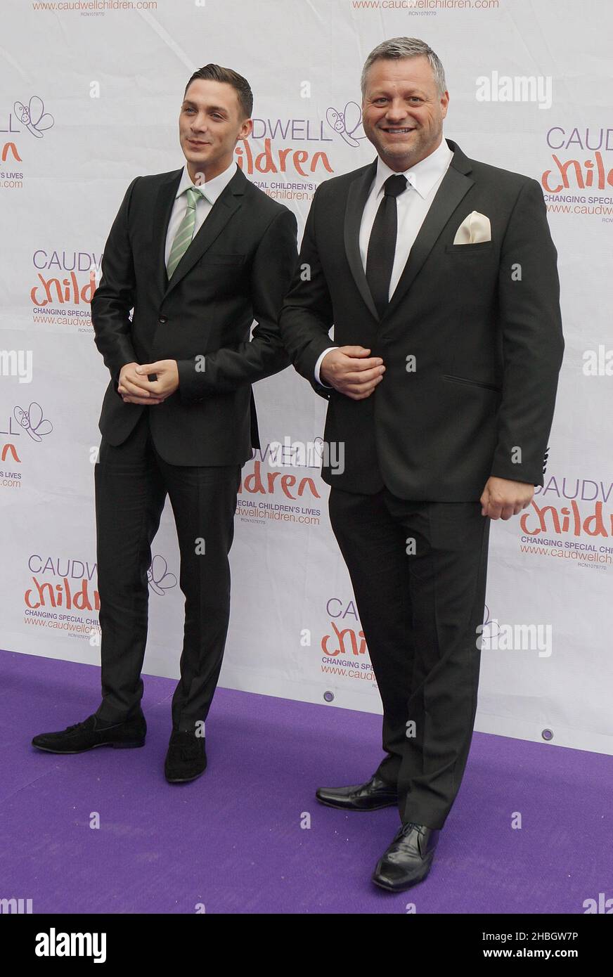 Kirk und Nick Norcross treffen am 31,2012. Mai beim Caudwall Children Butterfly Ball in Battersea Evolution, London, ein. Stockfoto