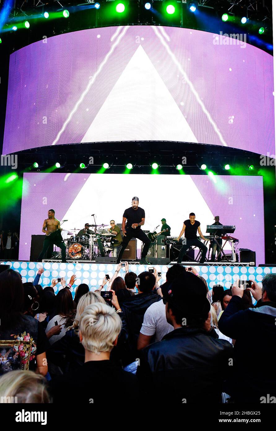 Am 9. Juni 2012 tritt der usher beim Capital Summertime Ball im Wembley StadiumLondon auf. Stockfoto