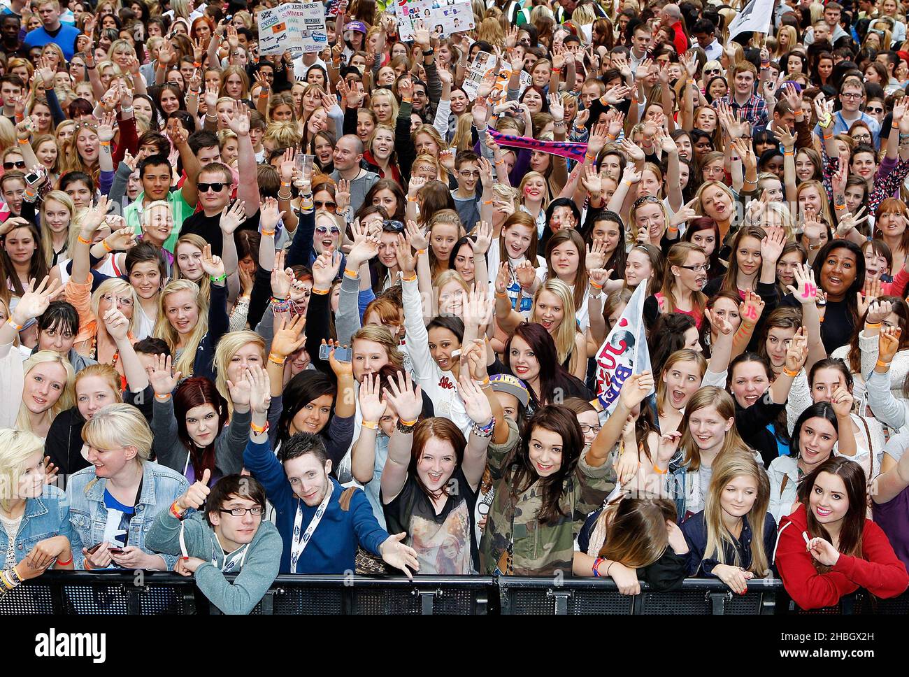 Crowd Fans beim Capital Summertime Ball im Wembley StadiumLondon am 9. Juni 2012. Stockfoto
