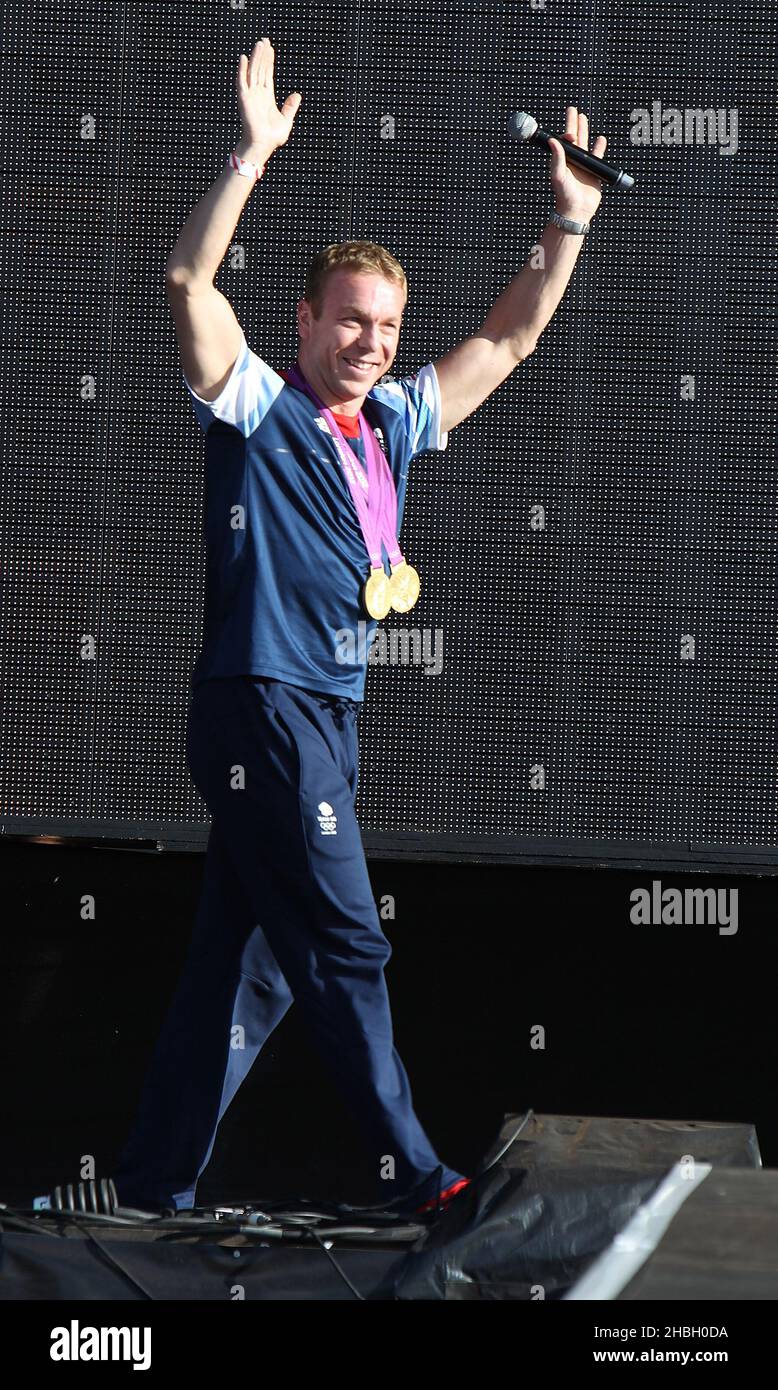 Sir Chris Hoy, zweimal Olympiasieger für den Radsport-Mannschaftssprint und Männer-Keirin beim BT London Live-Konzert zur Feier der Olympischen Spiele 2012 in London, Hyde Park im Zentrum von London. Stockfoto