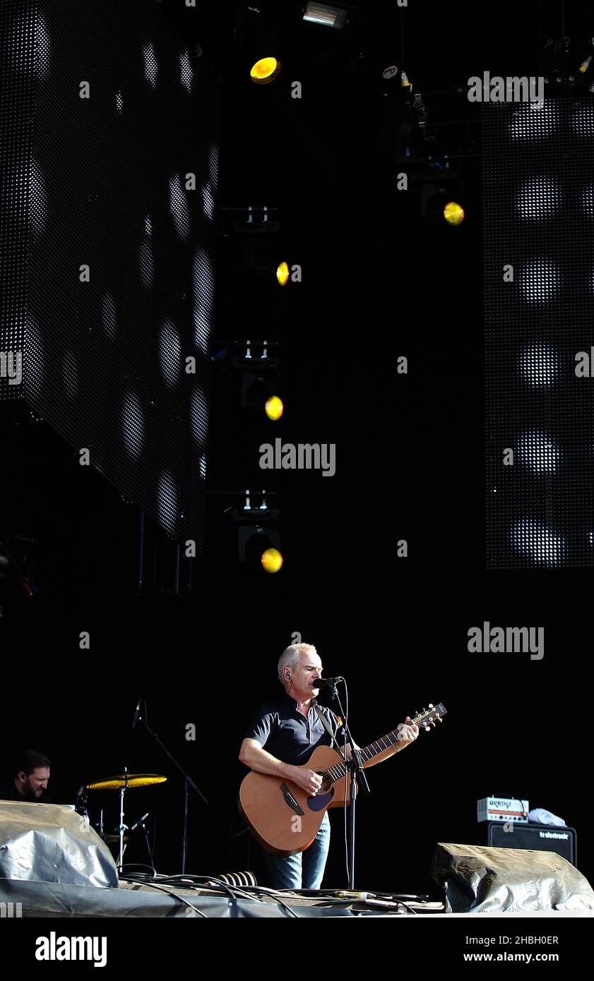 Nik Kershaw spielt auf der Bühne des BT London Live bei den Olympischen Spielen im Hyde Park im Zentrum von London. Stockfoto