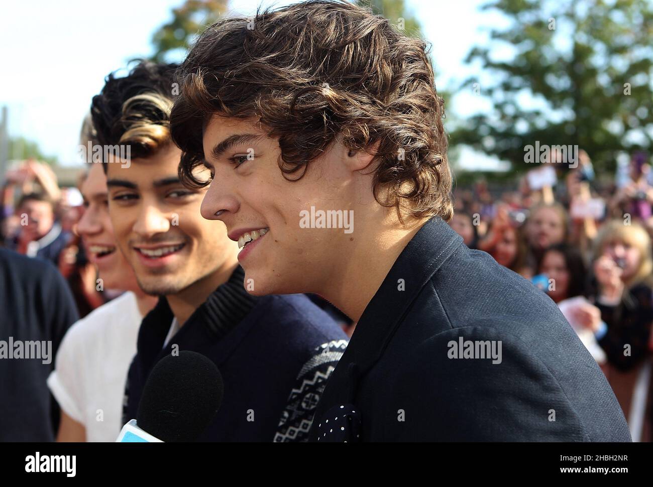 Zayn Malik und Harry Styles of One Direction kommen bei den BBC Teen Awards an und kommen in der Wembley Arena in London an. Stockfoto