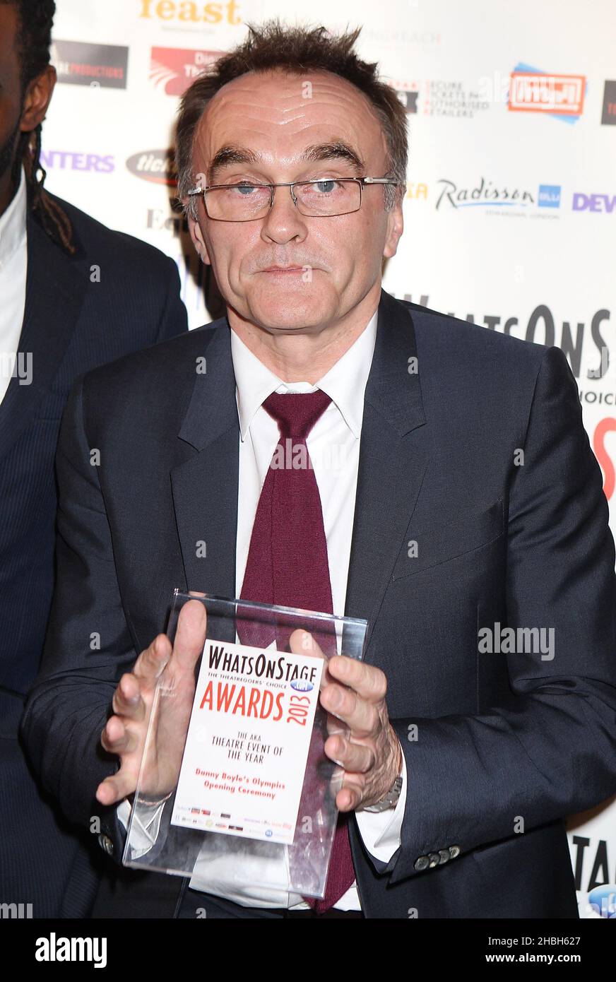 Danny Boyle mit der Auszeichnung für das aka Theatre Event Danny Boyle's Olympic Opening Ceremony of the Year bei den Whatsonstage Awards im Palace Theatre in London. Stockfoto