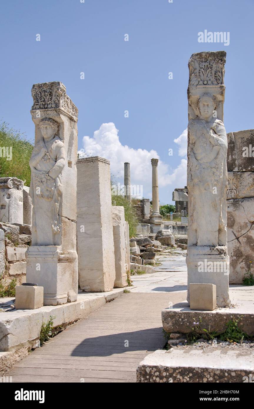 Tor des Herkules, antike Stadt Ephesus, Selcuk, Provinz Izmir, Republik Türkije Stockfoto