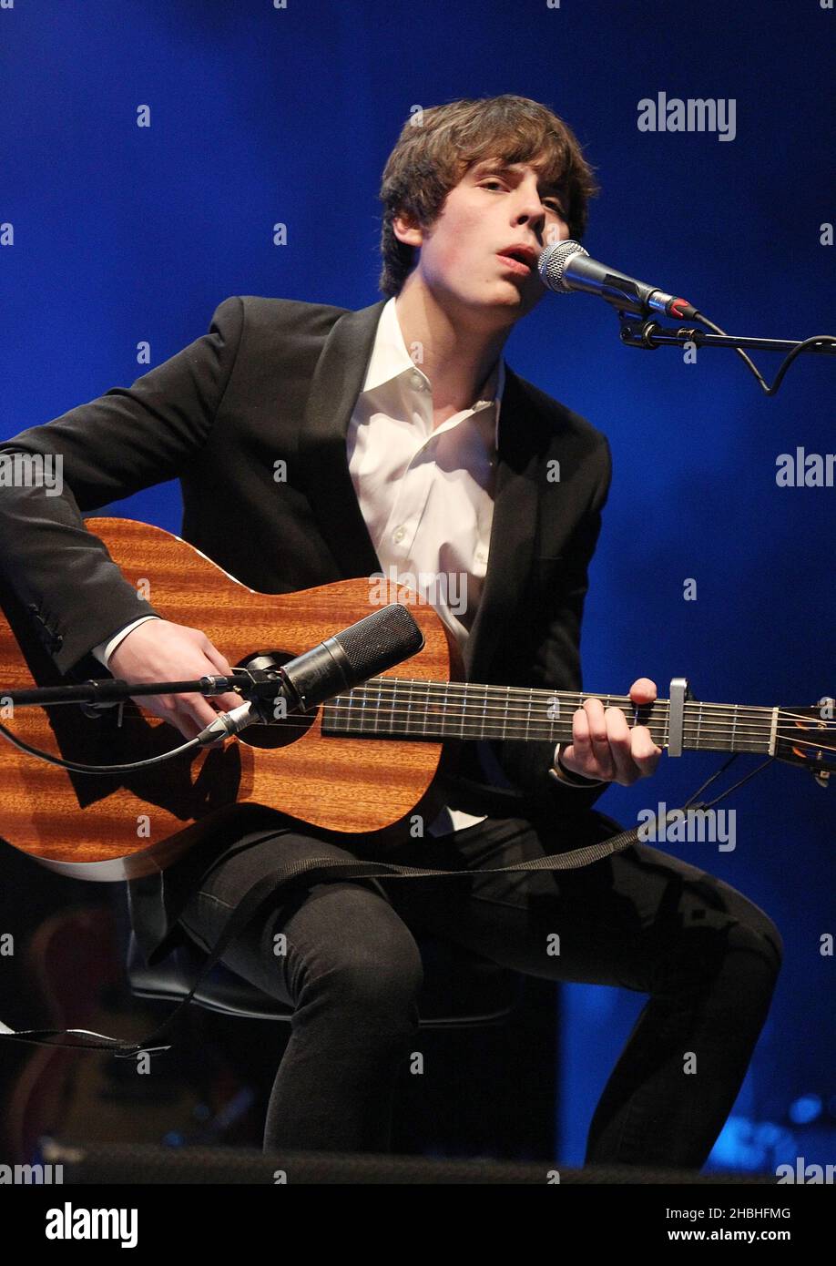 Jake Bugg tritt in der Royal Albert Hall in London auf. Stockfoto