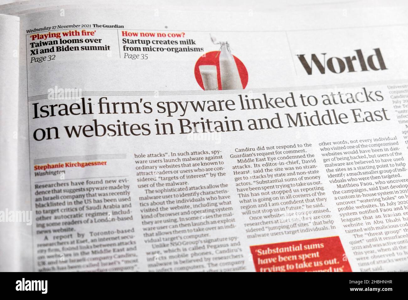 „die Spyware eines israelischen Unternehmens in Verbindung mit Angriffen auf Websites in Großbritannien und dem Nahen Osten“, titelte die Zeitung Guardian am 17. November 2021 in London, Großbritannien Stockfoto