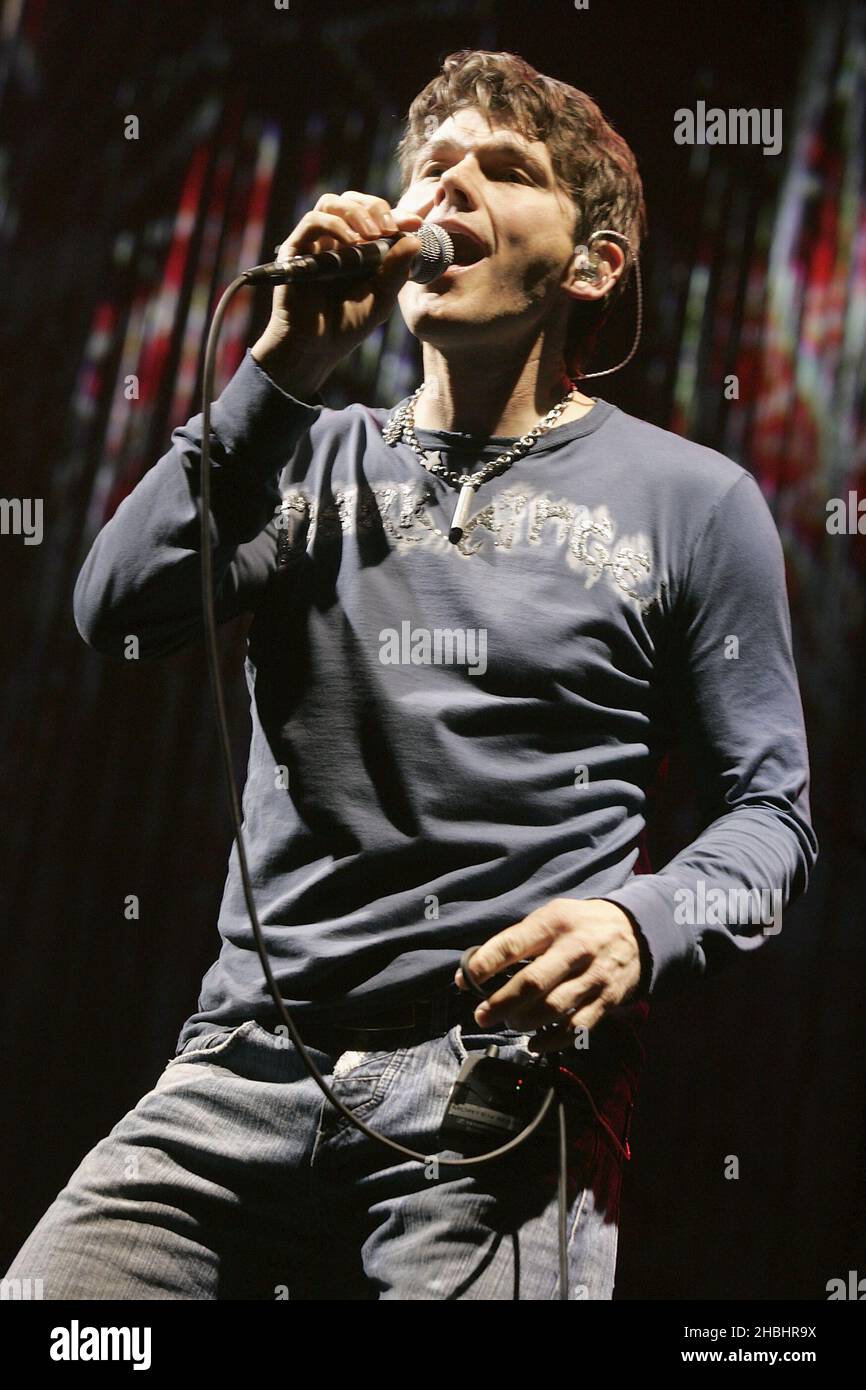 A-Ha skandinavisches Pop-Trio treten zur Unterstützung ihres Albums 'Analogue' im Wembley Arena Pavilion in London auf. Stockfoto