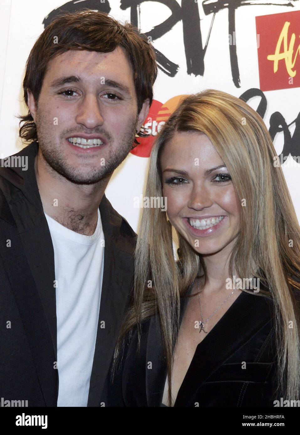 Antony Costa und Adele Silva posieren backstage bei der Bekanntgabe der Shortlist für die Brit Awards 2006 mit Mastercard in den Riverside Studios, Hammersmith, London. Stockfoto