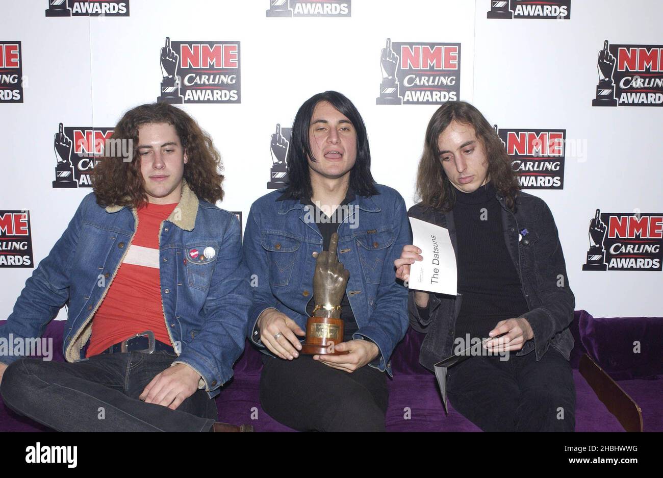 Die Datsuns fotografiert bei den NME Carling Awards im PoNaNa in London. 3/4 Länge. Stockfoto
