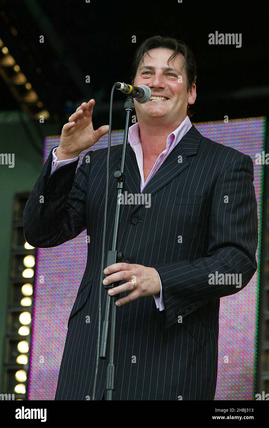 Tony Hadley spielt live auf der akustischen Bühne der Capital FM Prince's Trust Party im Park im Hyde Park London Stockfoto