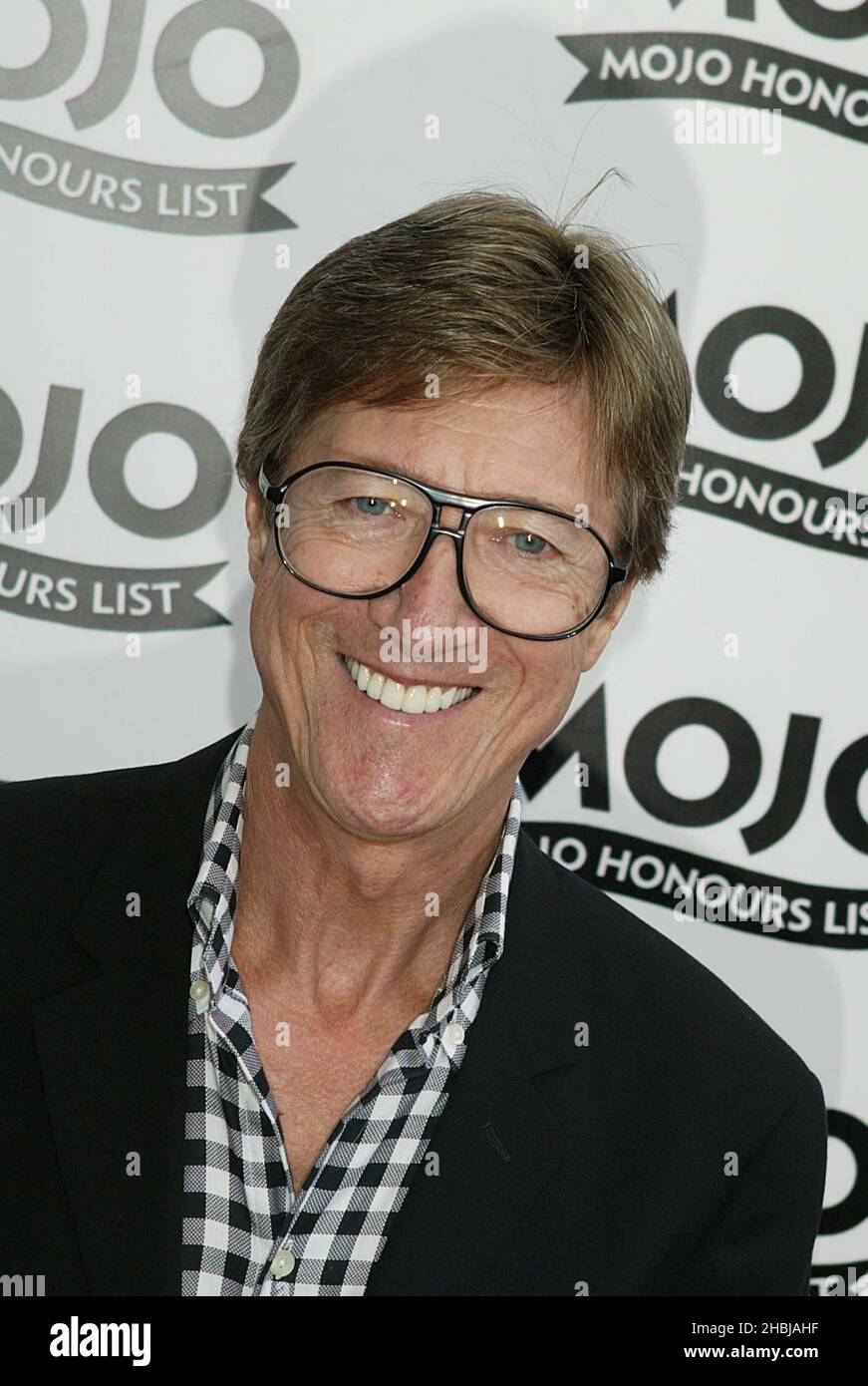 Hank Marvin von The Shadows bei der Ankunft bei den Mojo Awards in der Banqueting Hall in Whitehall, London. Kopfschuss Stockfoto