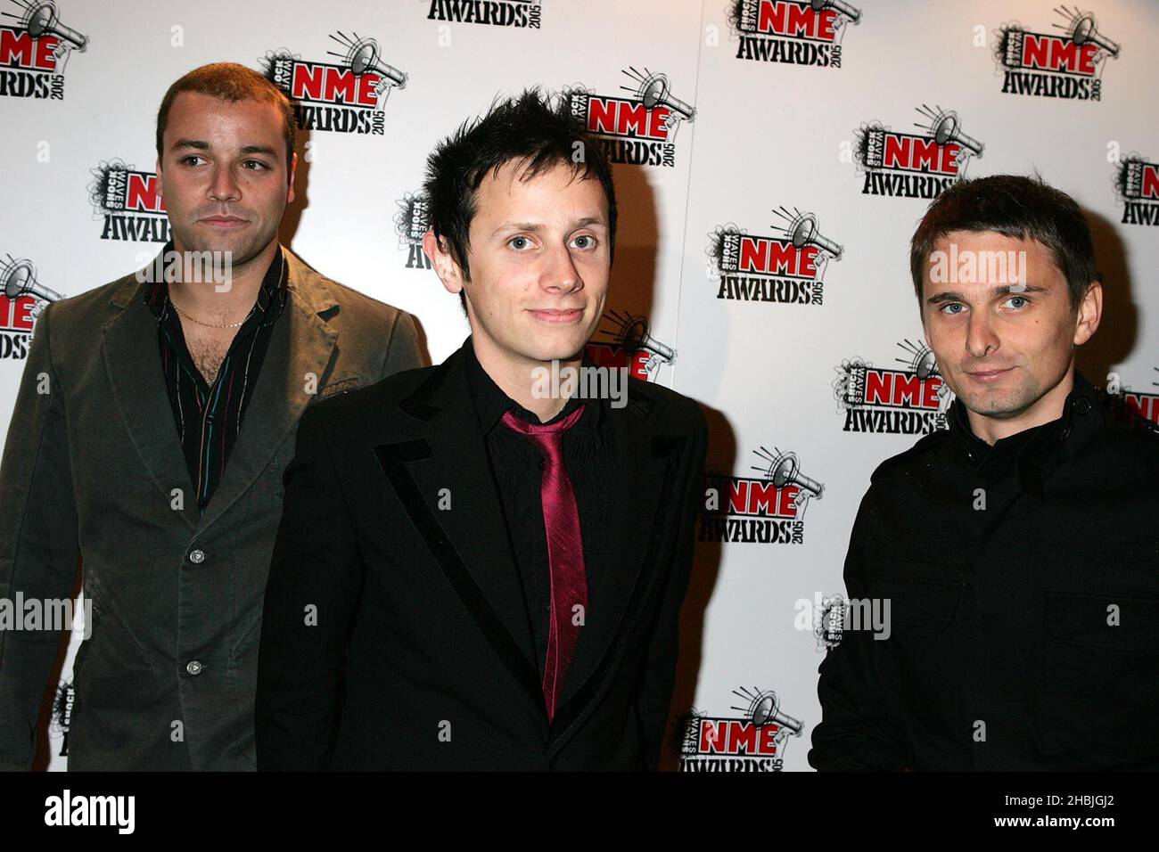 Muse kommt bei den Shockwaves NME Awards 2005 im Hammersmith Palais am 17. Februar 2005 in London an. Stockfoto