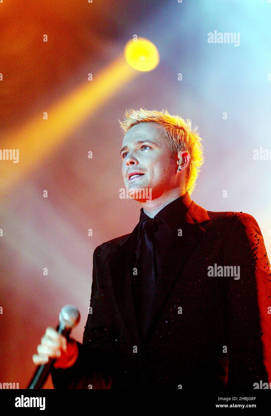 Kian Egan; Mark Feehily; Shane Filan; Nicky Byrne von Westlife treten beim ersten Londoner Termin ihrer „Number Ones“-Tour auf, um ihr sechstes Album „Allow US to be Frank“ am 22. Februar 2005 im Wembley Arena Pavilion in London zu promoten. Stockfoto