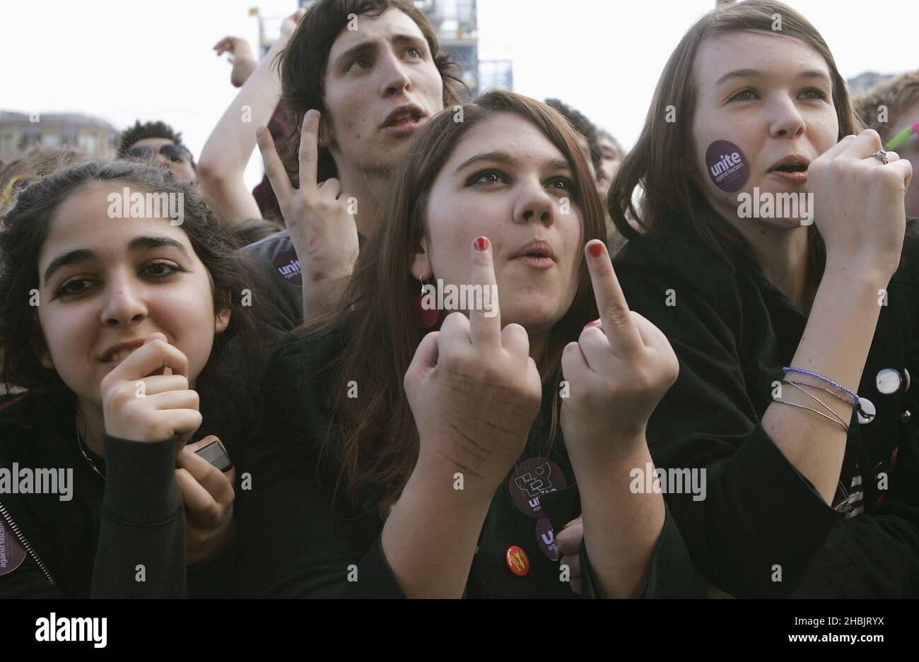 Crowd View beim Love Music Hate Racism Rally Concert auf dem Trafalgar Square. Stockfoto