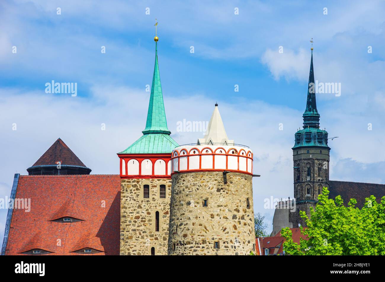 Bautzen, Oberlausitz, Sachsen, Deutschland: Einige der charakteristischen Türme der mittelalterlichen Stadtsilhouette. Stockfoto