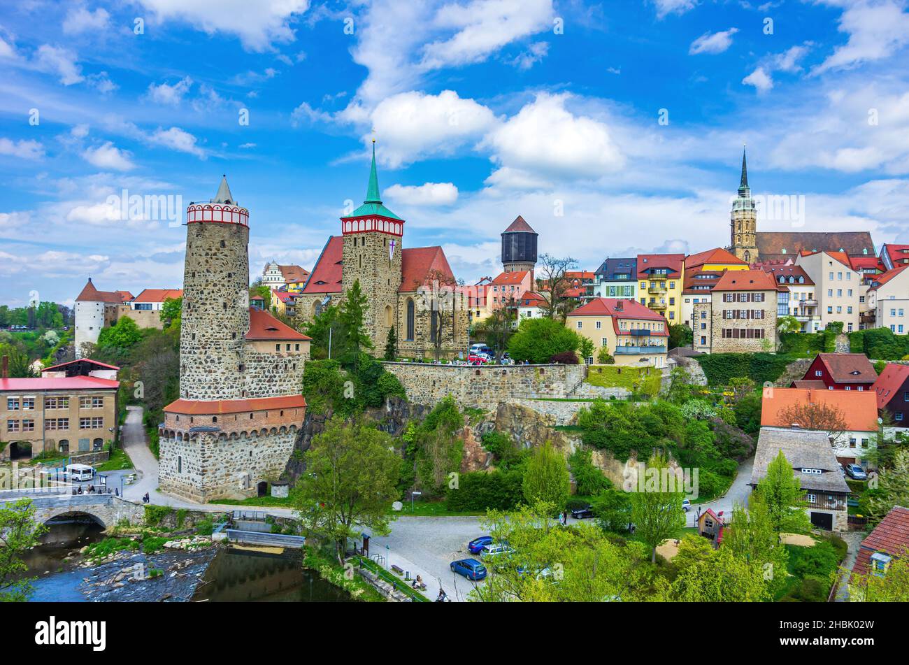 Bautzen, Oberlausitz, Sachsen, Deutschland: Die bekannte Silhouette der mittelalterlichen Altstadt mit den charakteristischen Gebäuden. Stockfoto