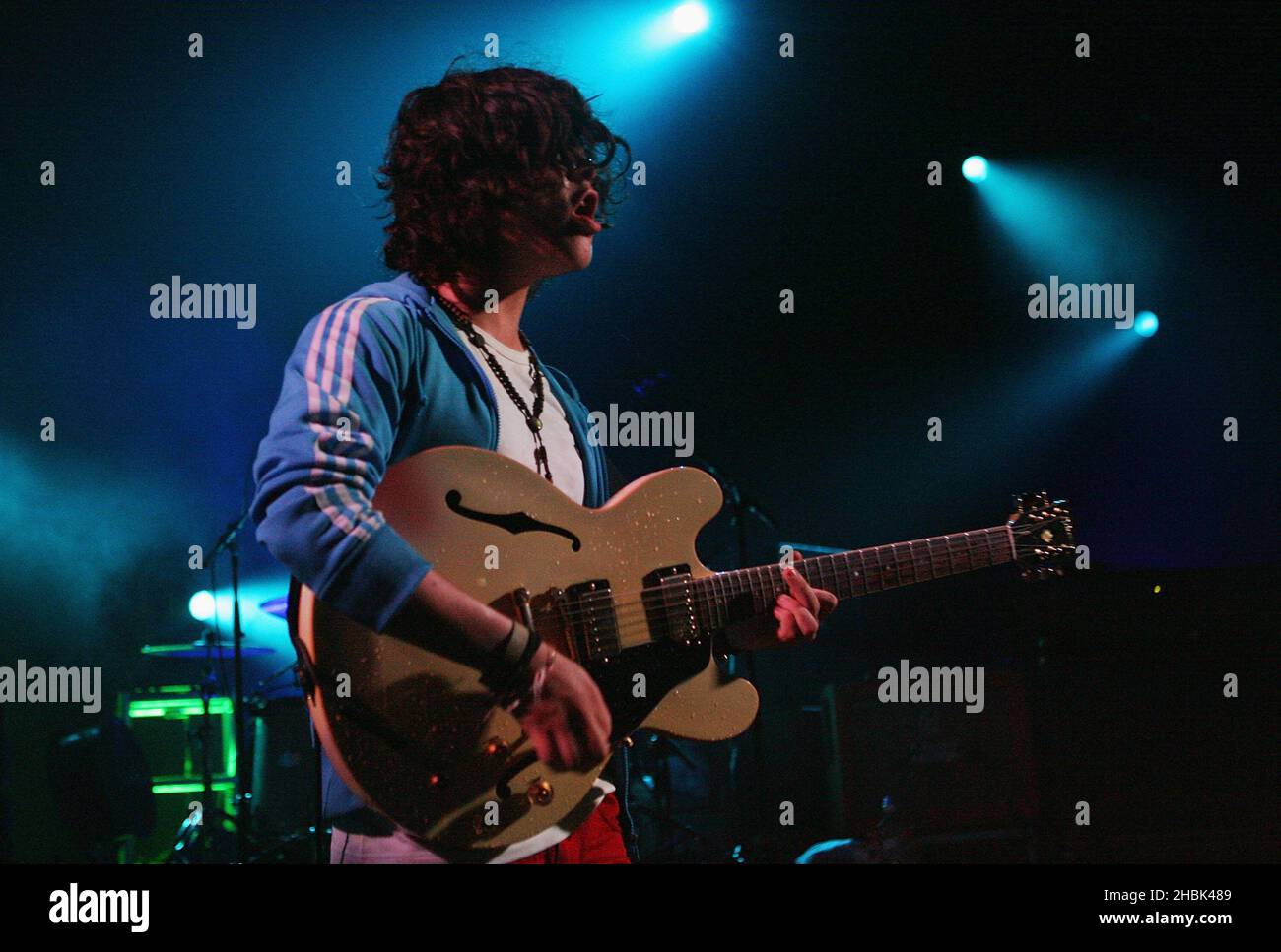 Kyle Falconer von The View tritt am 23. April 2007 im Shepherd's Bush Empire in London auf. Stockfoto