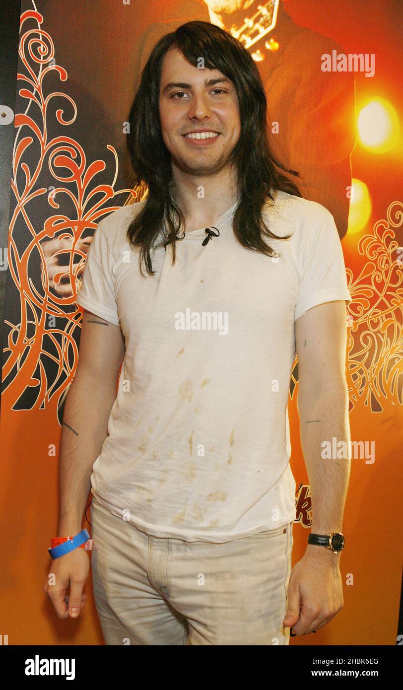 Andrew WK posiert am 24,2007. Juni im Hard Rock Cafe Backstage im Hyde Park Calling in London. Stockfoto