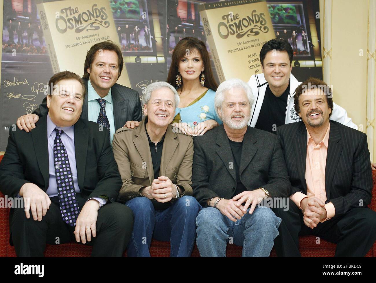 Die Osmonds feiern ihr No 1 Selling DD 50th Anniversary Reunion Concert live in Las Vegas im Millennium Hotel in London. Stockfoto