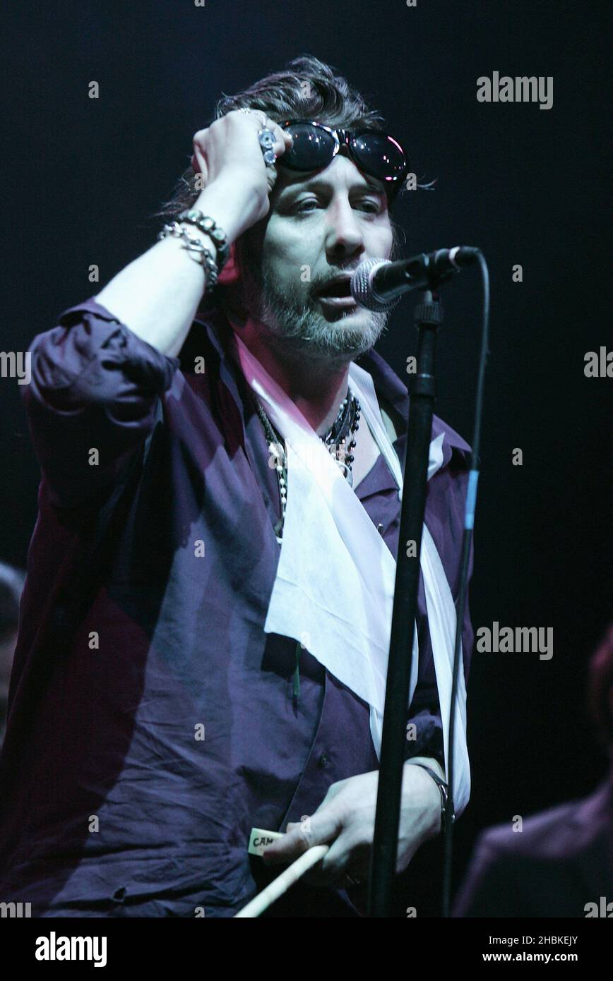 Shane McGowan tritt mit den Pogues beim V Festival, Hylands Park, Chelmsford, Essex auf. Stockfoto