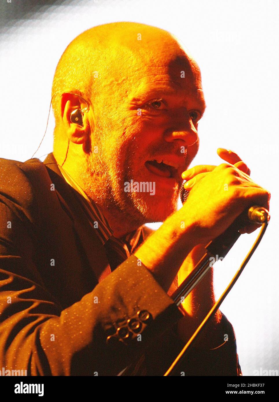 Michael Stipe von REM tritt im Twickenham Rugby Stadium, London, auf. Stockfoto