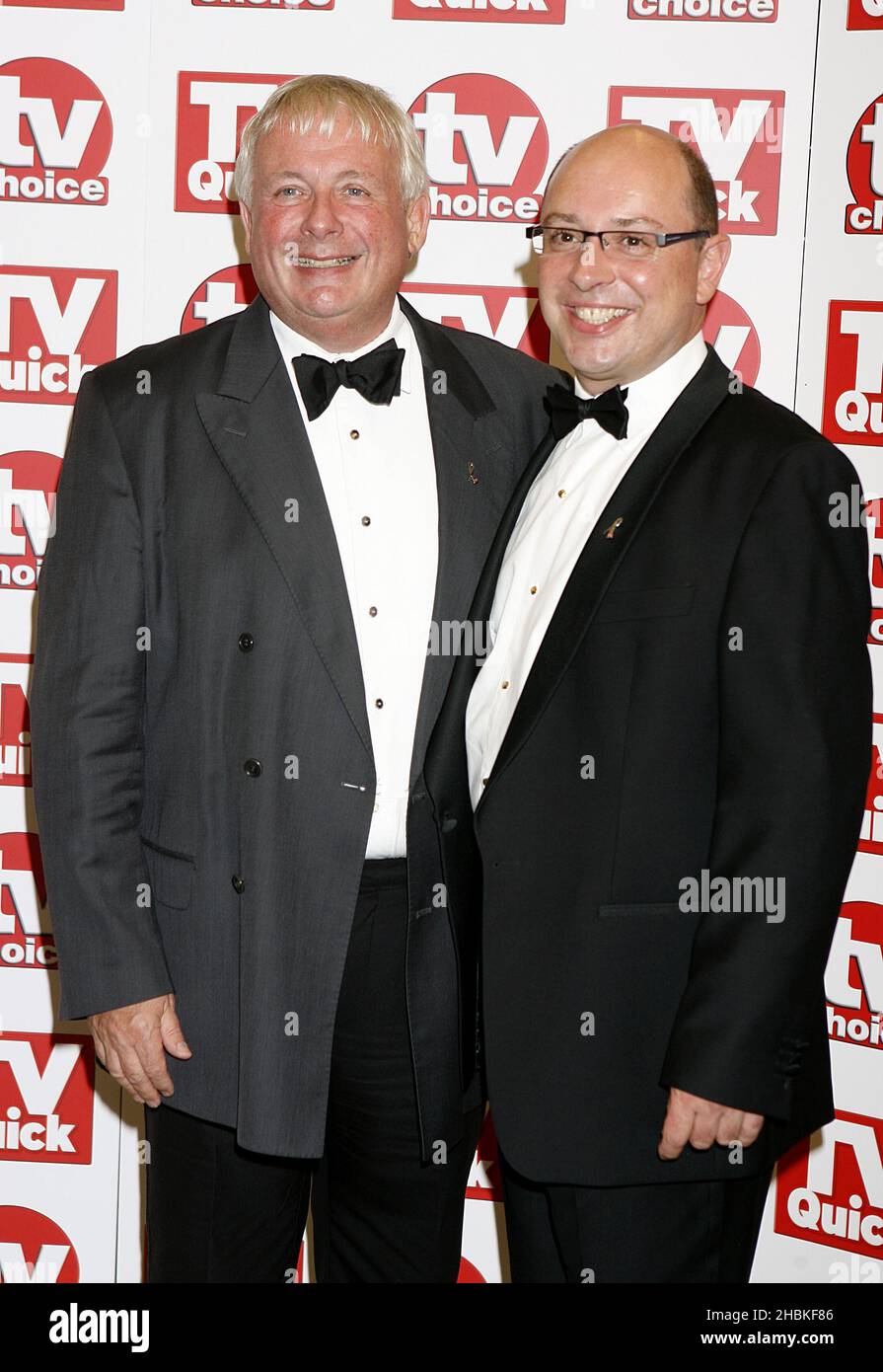 Christopher Biggins und Neil Sinclair (rechts) kommen für die TV Quick und TV Choice Awards 2008 im Dorchester, Park Lane, London, an. Stockfoto