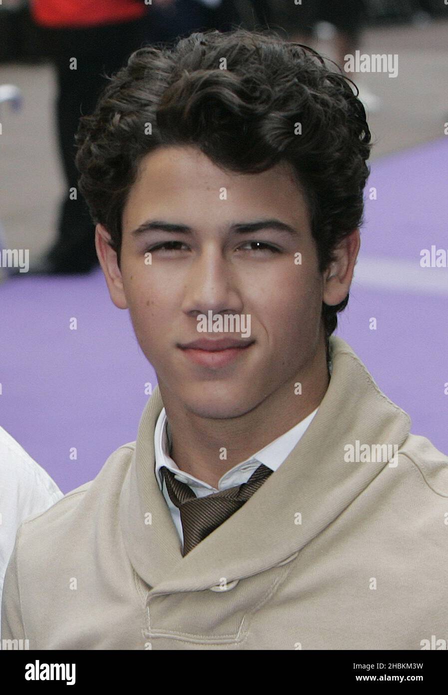 Nick Jonas kommt zur Premiere von „Jonas Brothers: The 3D Concert Experience“ im Empire Theatre am Leicester Square, London Stockfoto