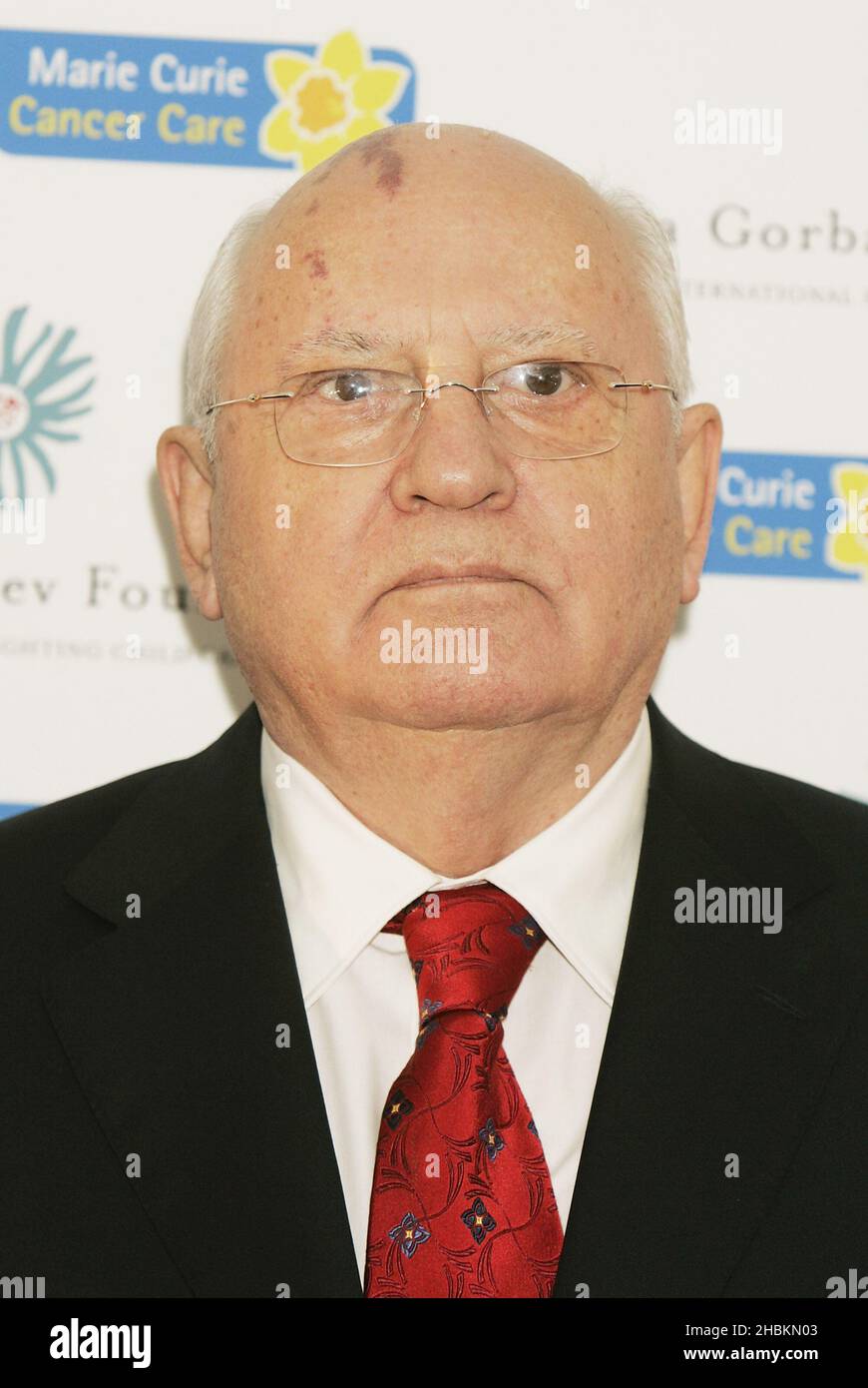 Präsident Michail Gorbatschow kommt beim Raisa Gorbatschow Fund Raising Event im Gestüt House, Hampton Court, an. Stockfoto