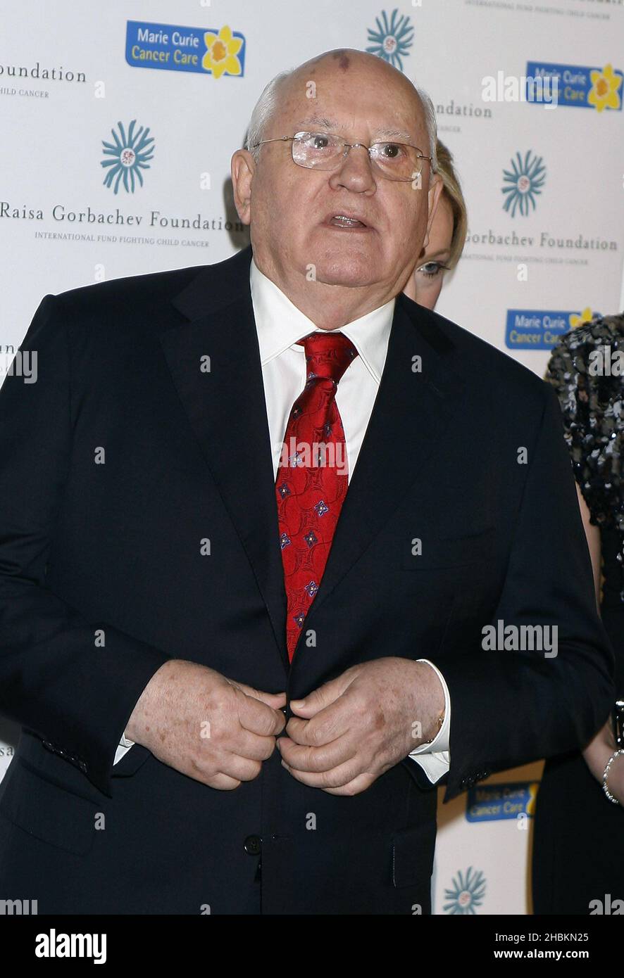 Präsident Michail Gorbatschow kommt beim Raisa Gorbatschow Fund Raising Event im Gestüt House, Hampton Court, an. Stockfoto