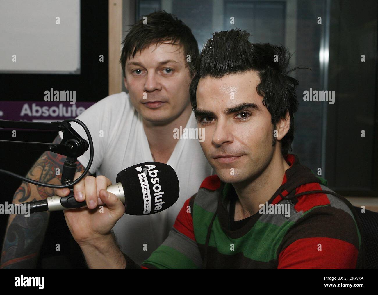 Stereophonics posieren und spielen live auf der Christian O'Connell Breakfast Show im Absolute Radio, London. Stockfoto