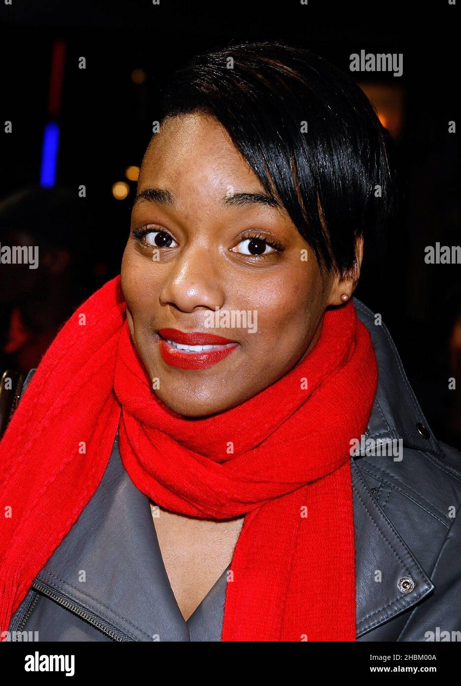 X Factor Reject Rachel Adedeji kommt im Lyric Theatre im Westen Londons an, als Thriller Live seinen 1st. Geburtstag feiert. Stockfoto