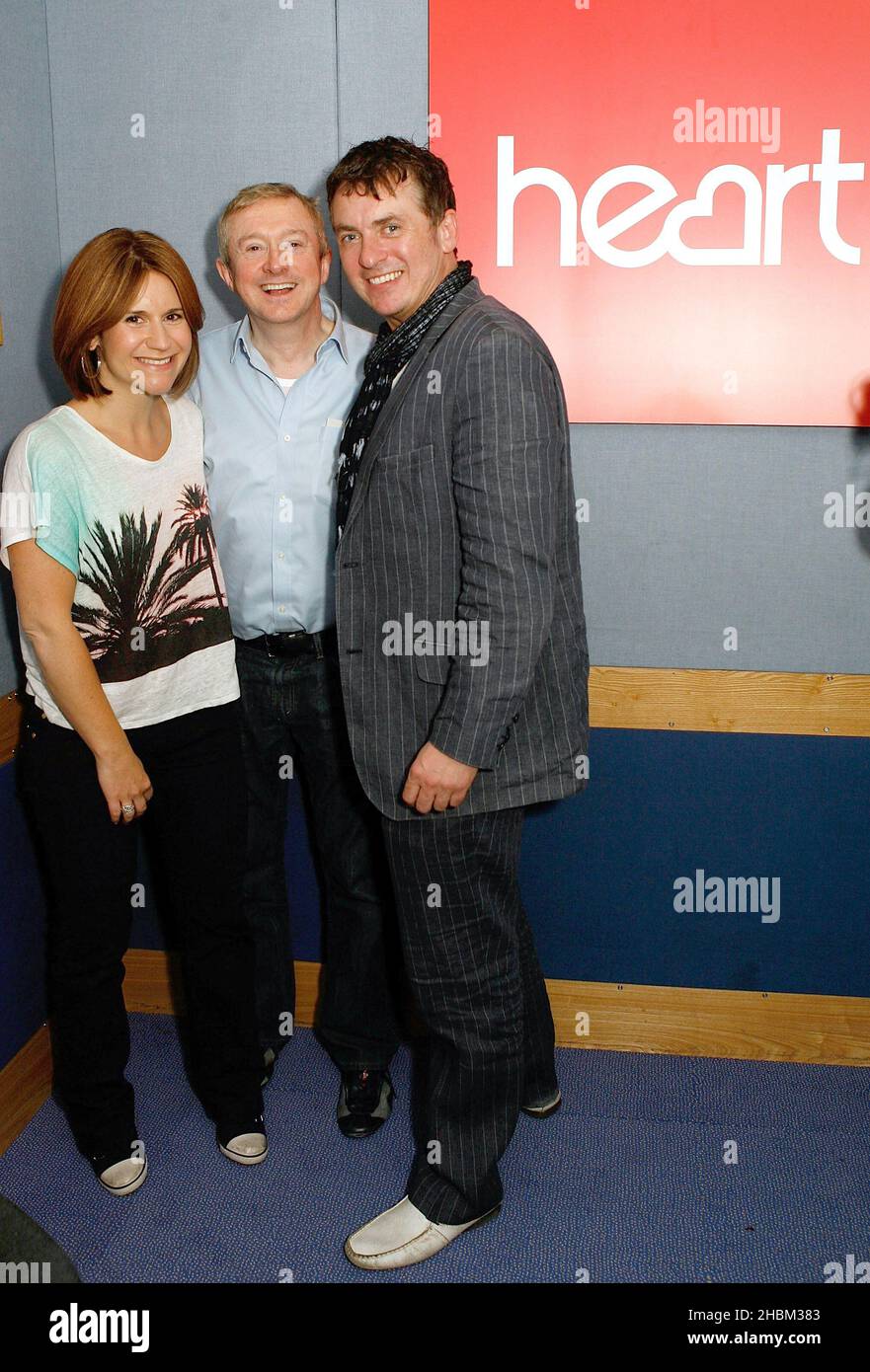 Louis Walsh mit Harriet Scott und Shane Richie bei Capital 95,8 FM, Global Radio, London Stockfoto