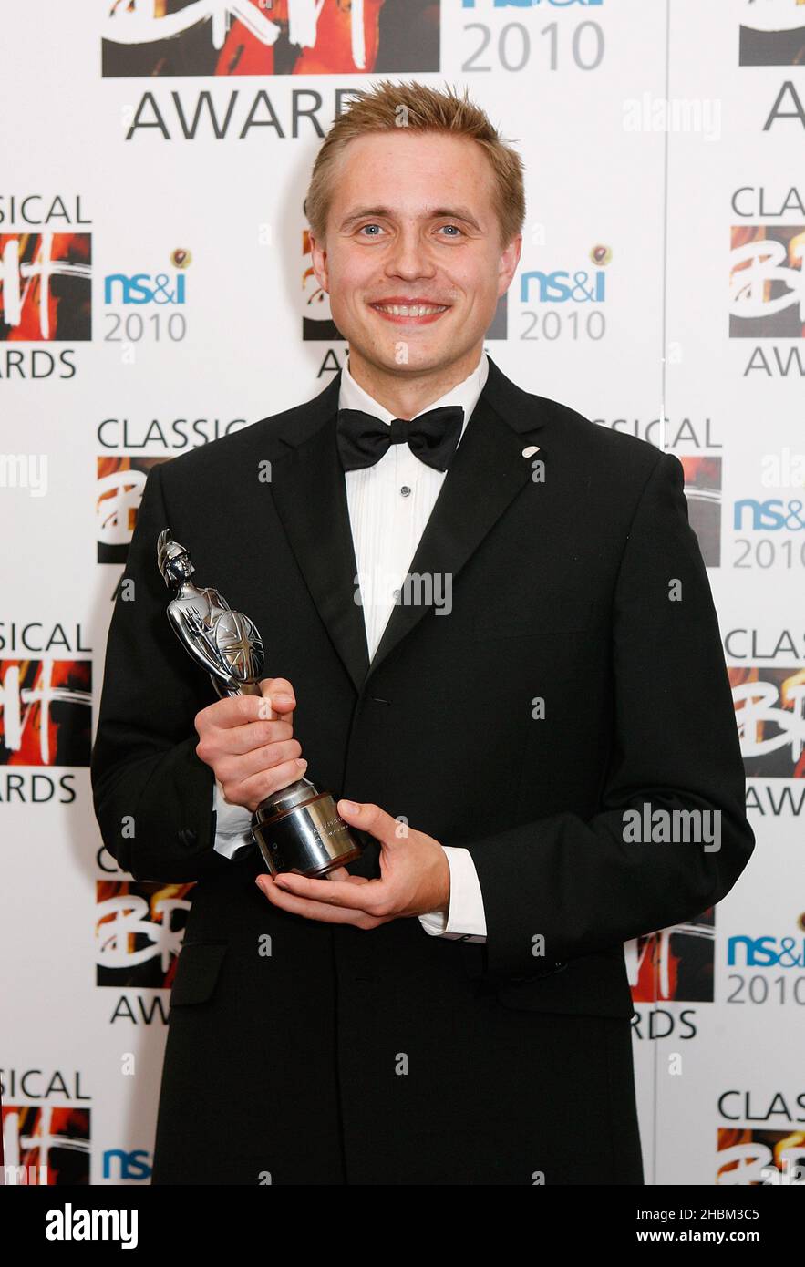 Vasily Petrenko mit dem Male Artist of the Year Award im Awards Room