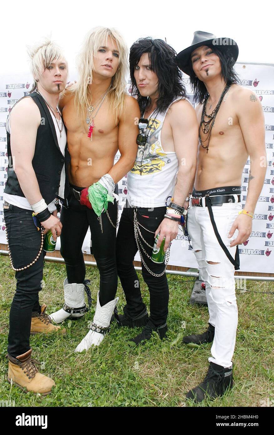 Reckless Love Pose backstage during day 2 at the 2010 Download Festival in Castle Donnington, Leicestershire. Stockfoto