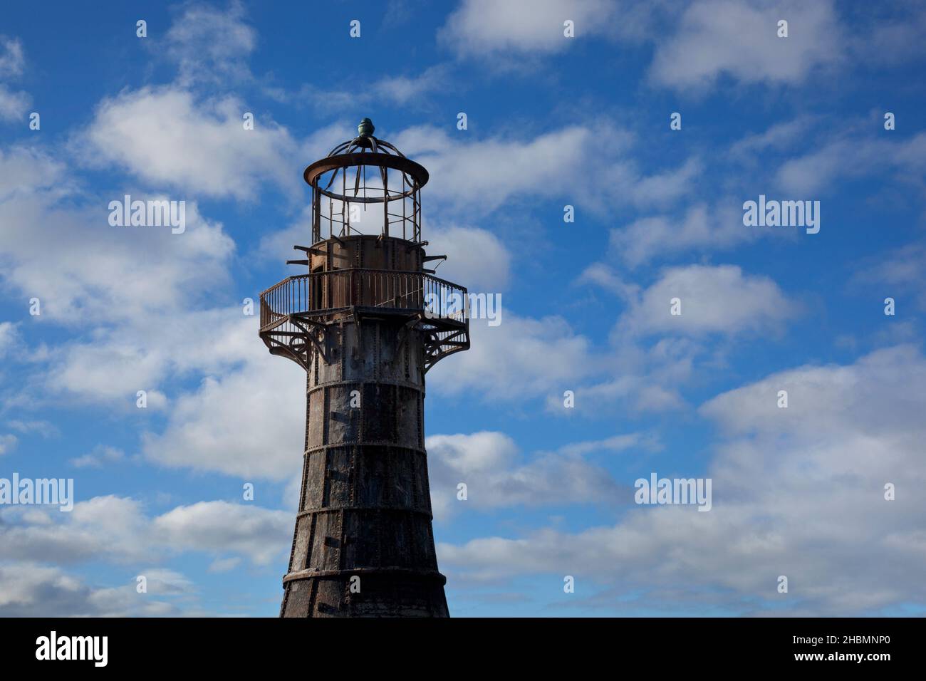 Old Metal Lighthouse auf der Gower Peninsula, Wales, Großbritannien Stockfoto