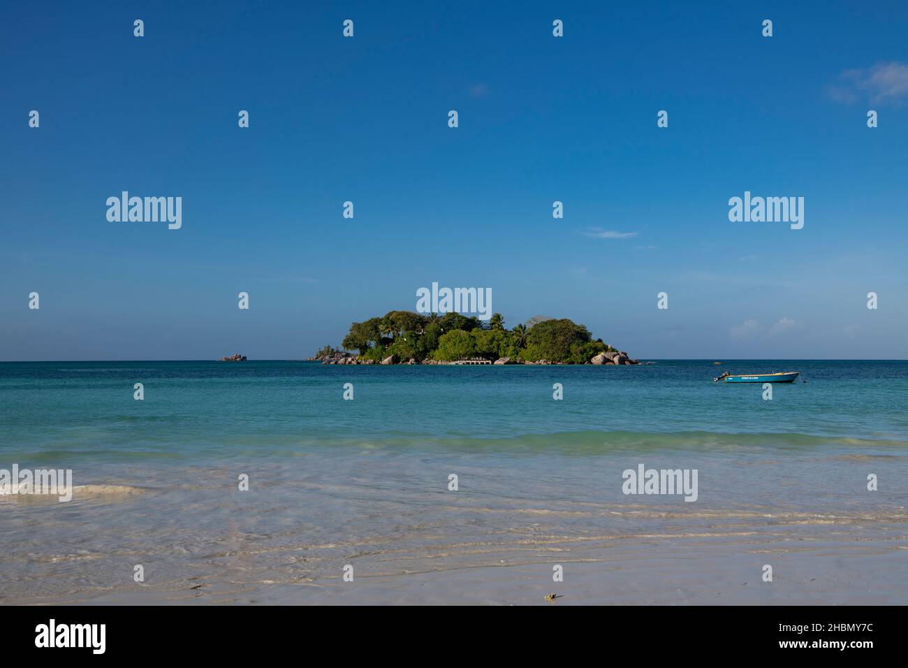 Chauve Souris Island Cote D'Or Beach Anse Volbert Praslin Seychellen Stockfoto