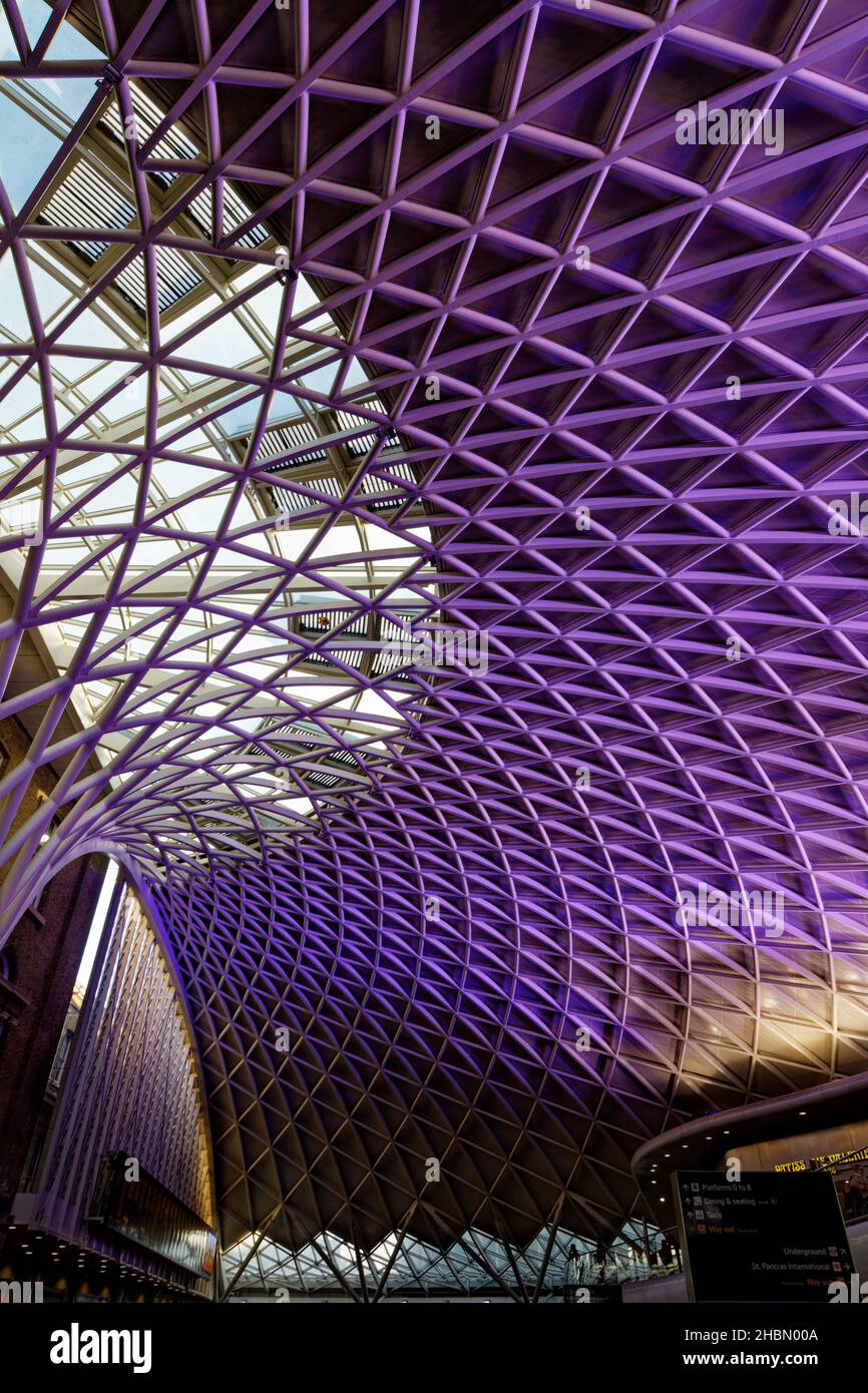Kings Cross Station Concourse Roof London Stockfoto