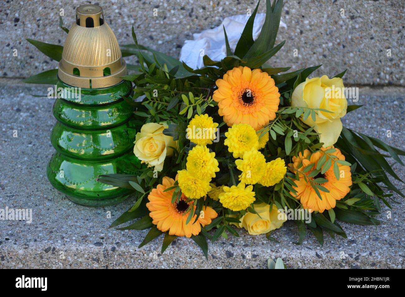 Gedenkstätte für die 13 Opfer des islamischen Terroranschlags am Breitscheidplatz in Berlin, 20. Dezember 2021. Stockfoto