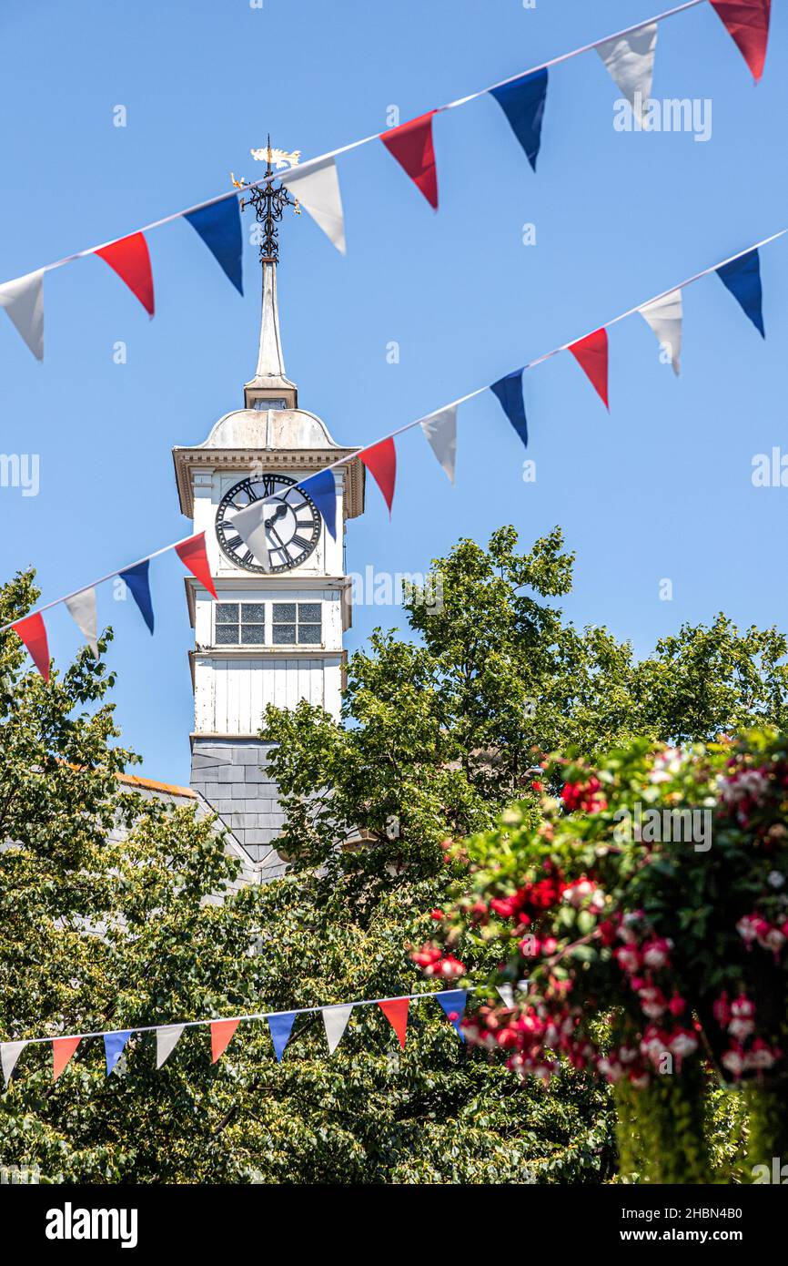 Der Uhrenturm auf dem Rathaus in der Küstenstadt Minehead, Somerset UK Stockfoto
