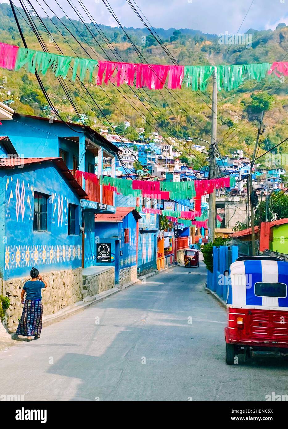 Das Dorf Santa Catarina Palopó, am Ufer des Atitlán-Sees, Guatemala Stockfoto