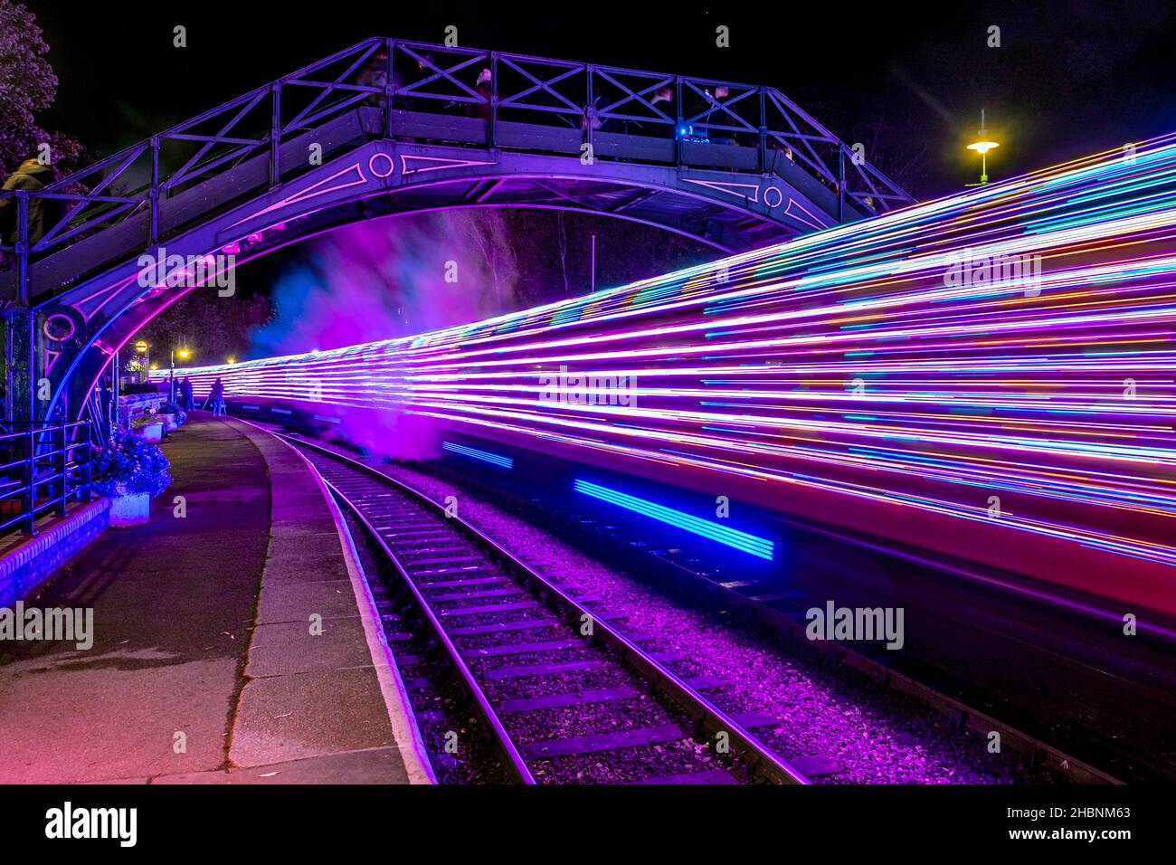 Im Herbst 2021 wurden in Pikaering North Yorkshre 17000 Lichter zur Beleuchtung der Mooreisenbahn in North york verwendet Stockfoto
