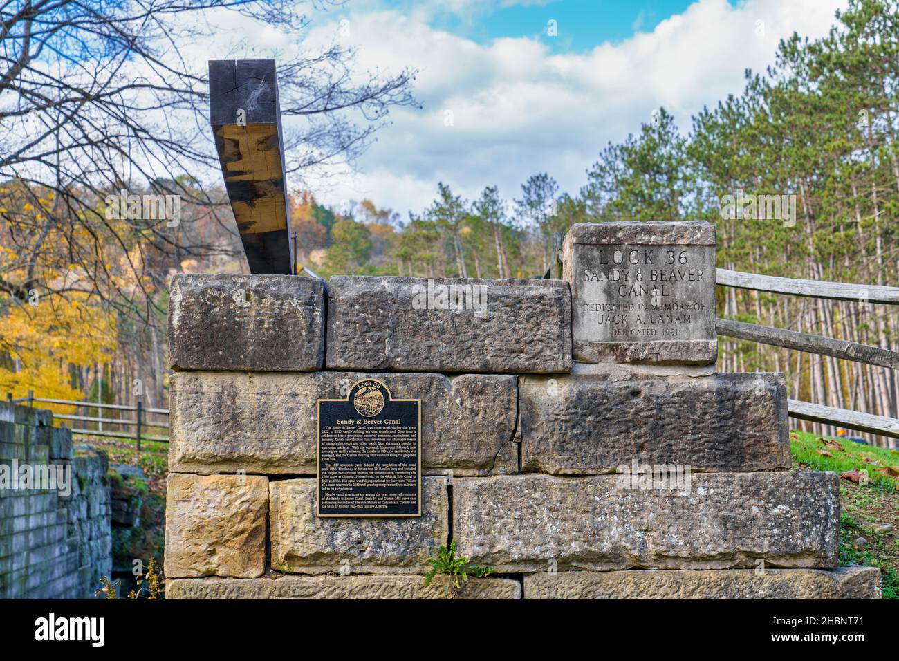 Restaurierte Schleuse 36 des Sandy & Beaver Kanals im Beaver Creek State Park in East Liverpool, Ohio. Stockfoto