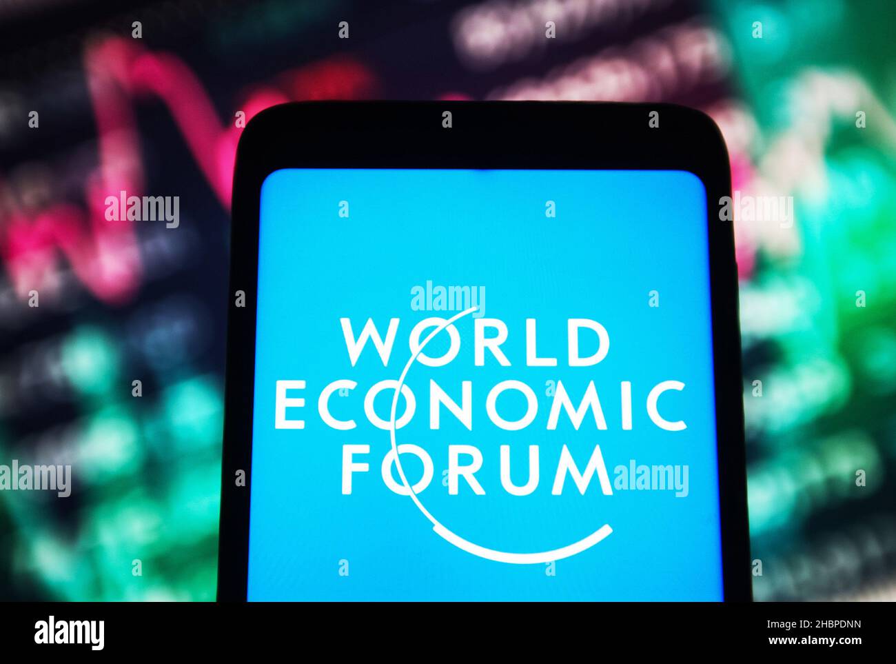 Ukraine. 20th Dez 2021. In dieser Abbildung ist ein Logo des World Economic Forum (WEF) auf einem Smartphone-Bildschirm zu sehen. Kredit: SOPA Images Limited/Alamy Live Nachrichten Stockfoto Ukraine. 20th Dez 2021. In dieser Abbildung ist ein Logo des World Economic Forum (WEF) auf einem Smartphone-Bildschirm zu sehen. Kredit: SOPA Images Limited/Alamy Live Nachrichten Stockfoto
