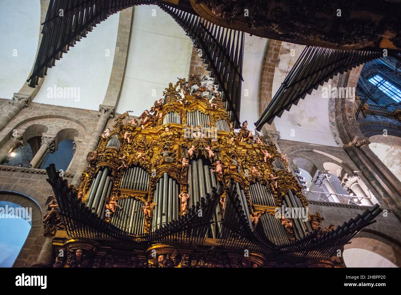Orgel in der Kathedrale von Santiago de Compostela in Praza do Obradoiro Santiago de Compostela A Coruña, Spanien. Stockfoto