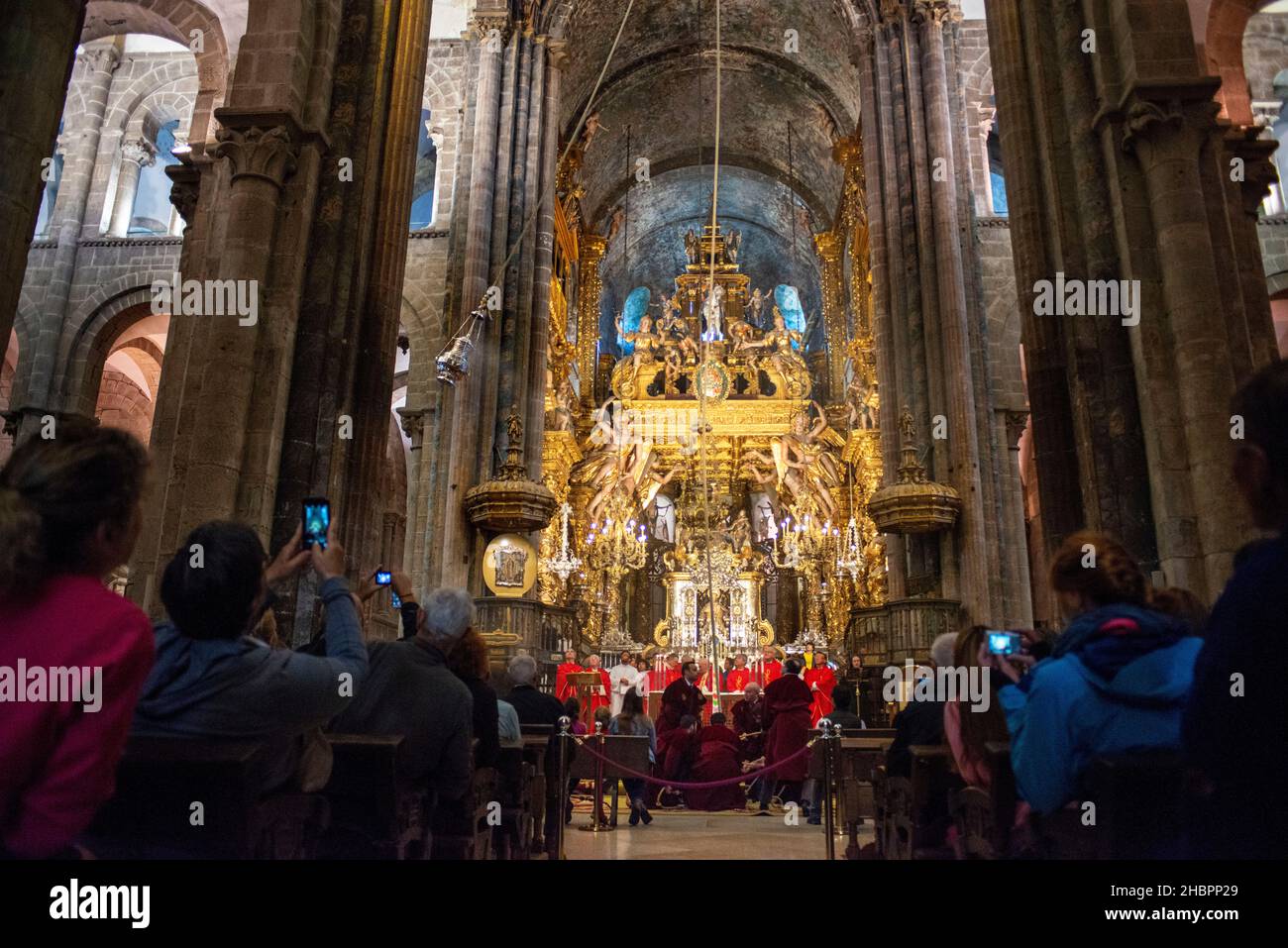 Botafumeiro Zeremonie in der Kathedrale von Santiago de Compostela in Praza do Obradoiro Santiago de Compostela A Coruña, Spanien. Stockfoto
