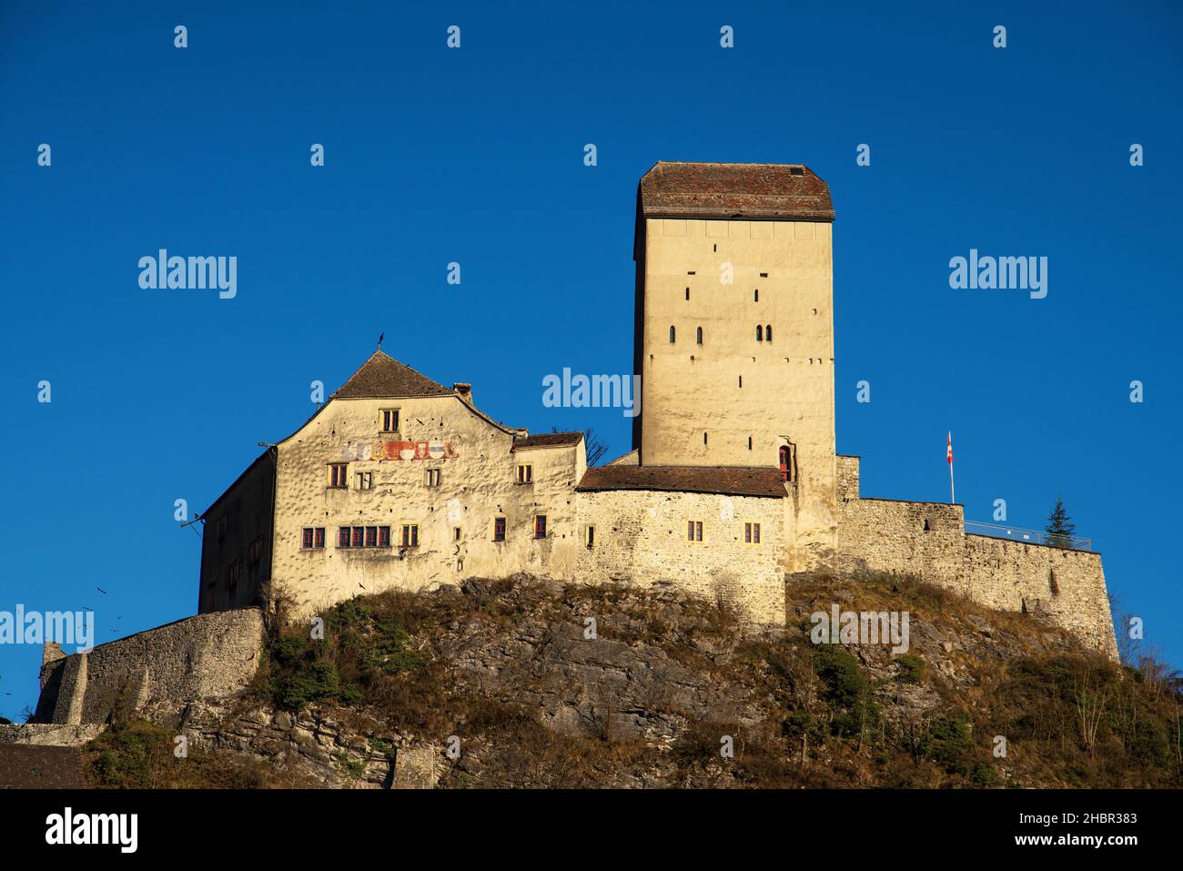 Schloss Sargans in der Gemeinde Sargans des Kantons St. Gallen in der Schweiz. Das Schloss ist ein Schweizer Kulturerbe von nationaler Bedeutung. Stockfoto