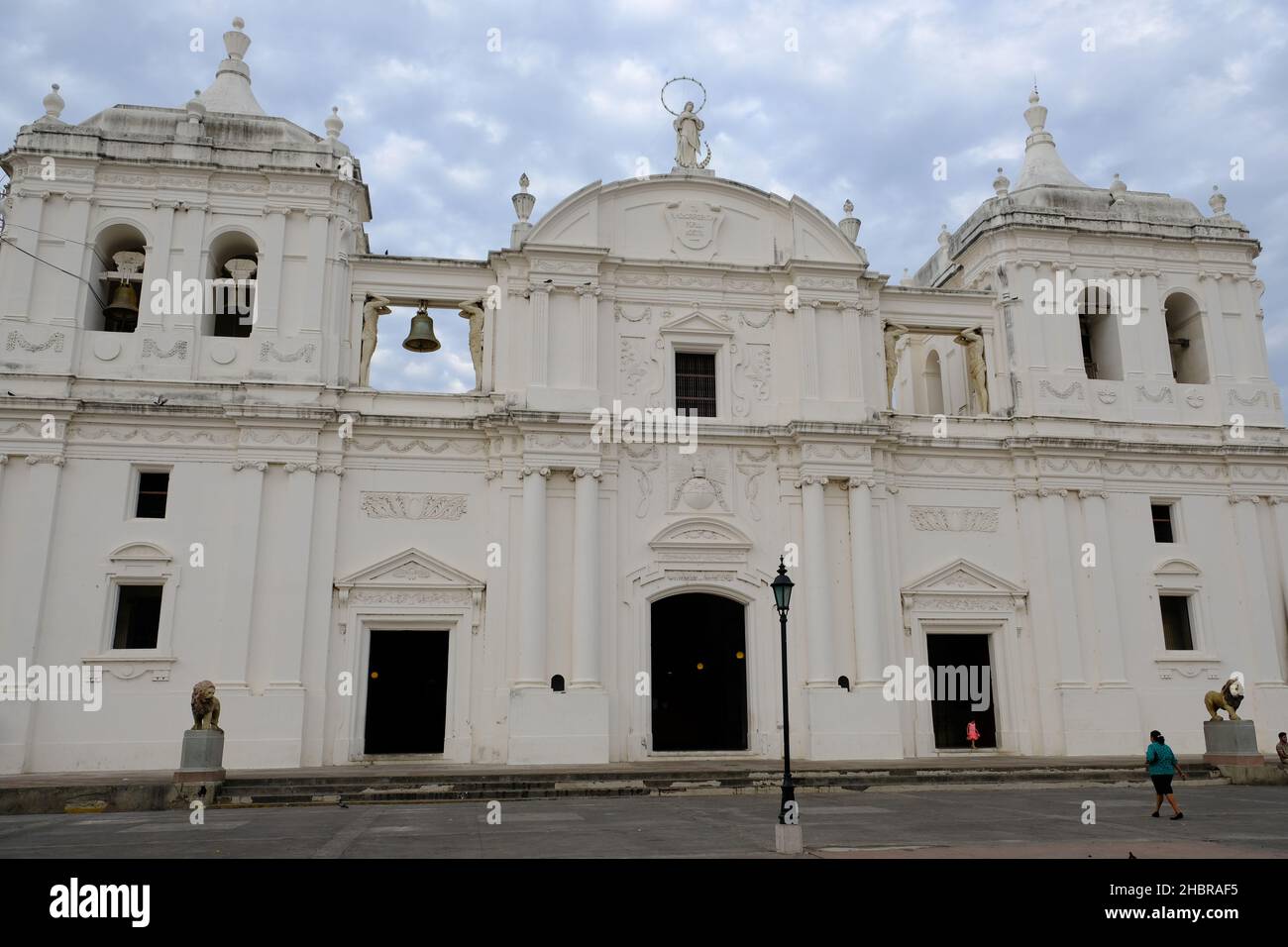 Nicaragua Leon - Kathedrale-Basilika der Himmelfahrt der seligen Jungfrau Maria Fassade Stockfoto