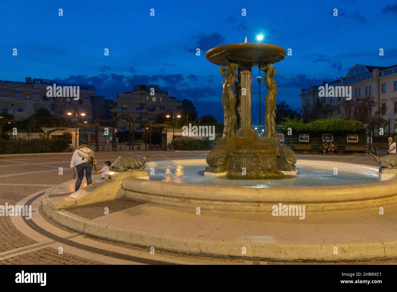 Piazzale i Maggio Platz, Brunnen der Sirenen, Cattolica, Emilia romagna, Italien, Europa Stockfoto